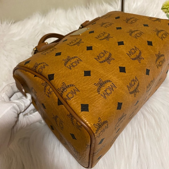 Authentic Mcm Congac Boston - Picture 10 of 15